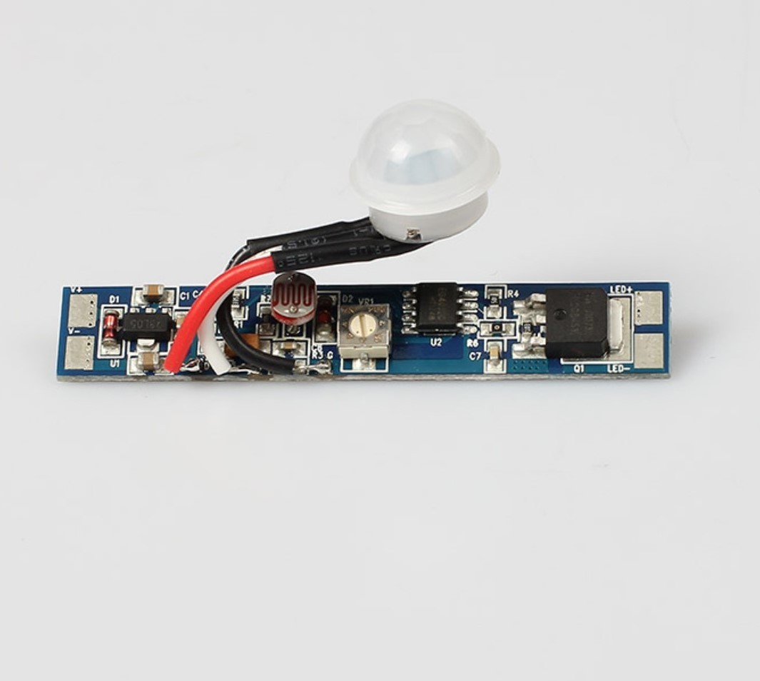 Sensore PIR + Luminosità integrato